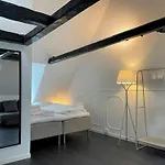Designer Loft - Direct Marble Church Views *