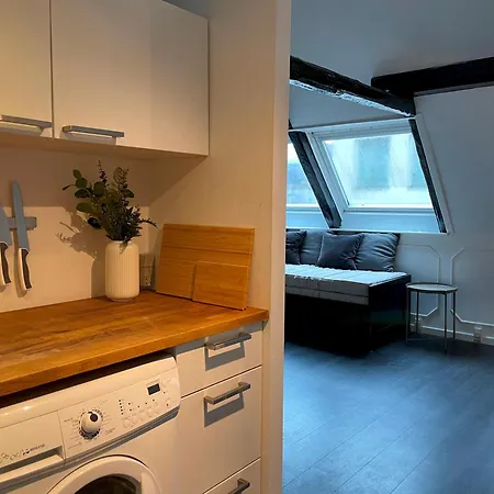Designer Loft - Direct Marble Church Views Apartment