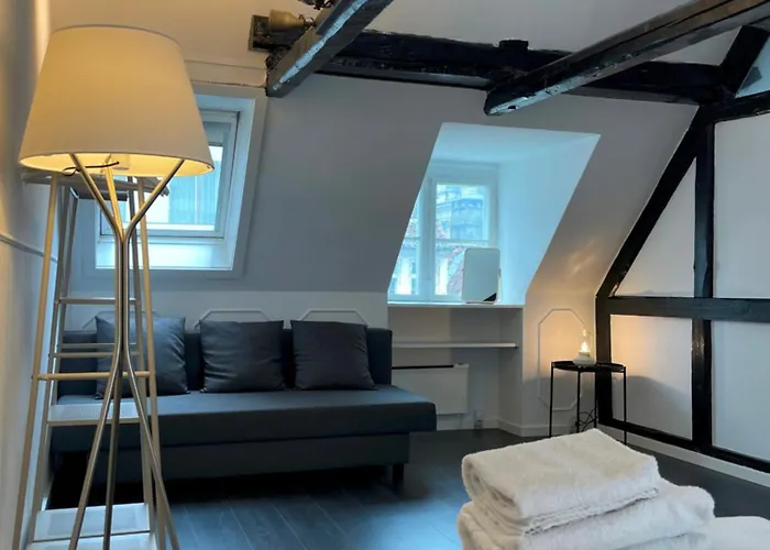 Designer Loft - Direct Marble Church Views Apartment *