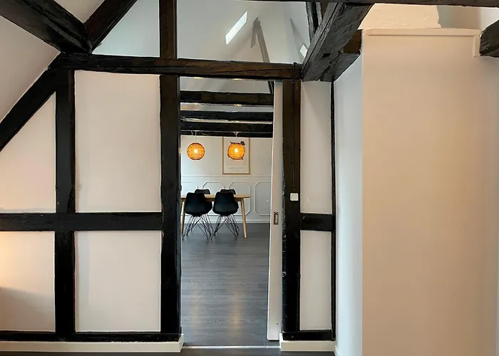 Designer Loft - Direct Marble Church Views *