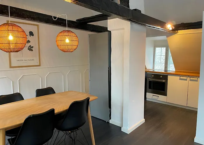 Designer Loft - Direct Marble Church Views Apartment *