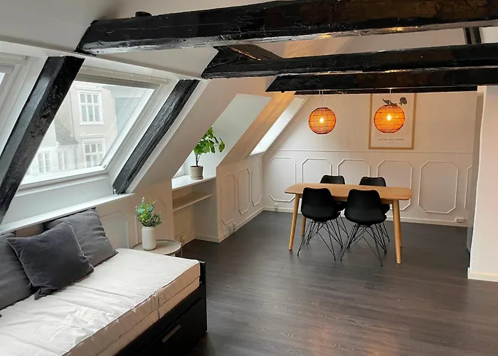 Designer Loft - Direct Marble Church Views *