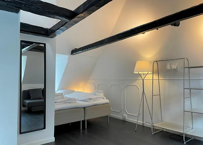 Designer Loft - Direct Marble Church Views *