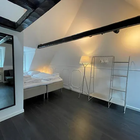 公寓 Designer Loft - Direct Marble Church Views *
