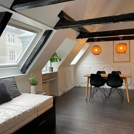 公寓 Designer Loft - Direct Marble Church Views *