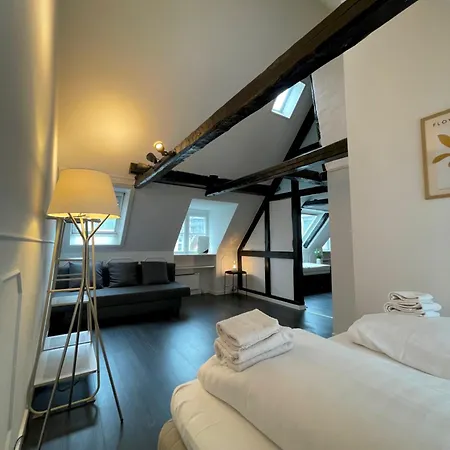 公寓 Designer Loft - Direct Marble Church Views